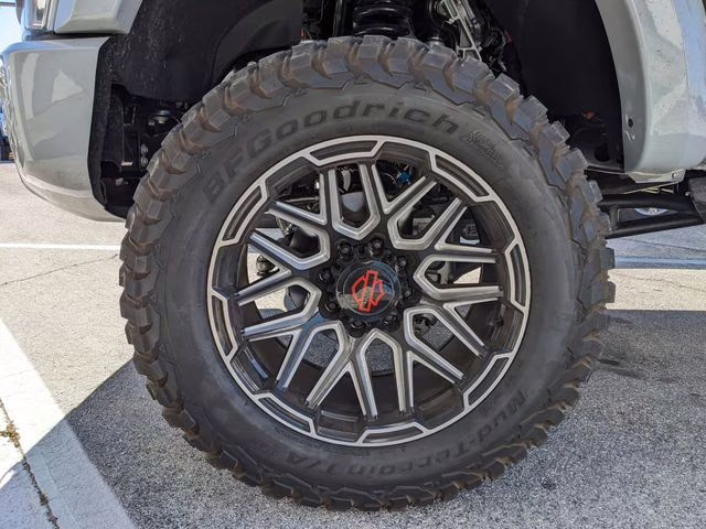 2026 Avalanche Ford Super Duty F-250 SRW Lariat 4X4 Truck