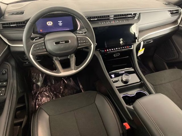 2026 Baltic Gray Metallic Clearcoat Jeep Grand Cherokee Altitude 4X4 SUV