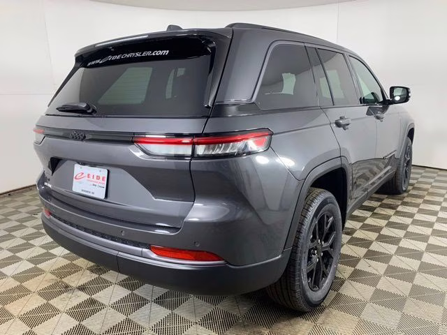 2026 Baltic Gray Metallic Clearcoat Jeep Grand Cherokee Altitude 4X4 SUV