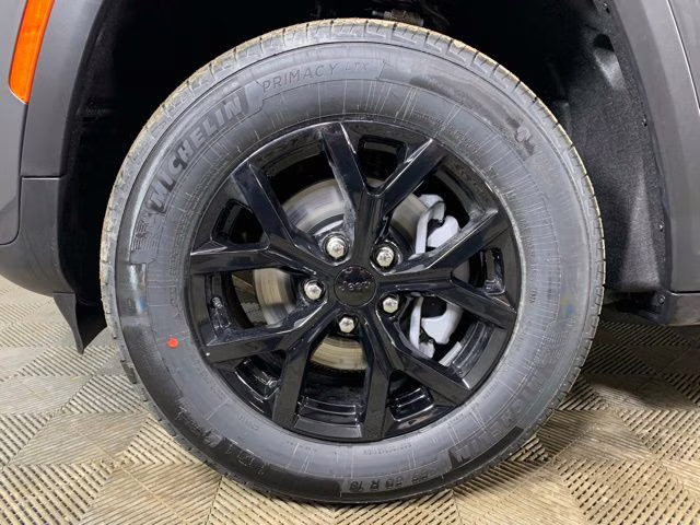 2026 Baltic Gray Metallic Clearcoat Jeep Grand Cherokee Altitude 4X4 SUV