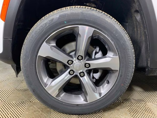 2026 Bright White Clearcoat Jeep Grand Cherokee Limited 4X4 SUV