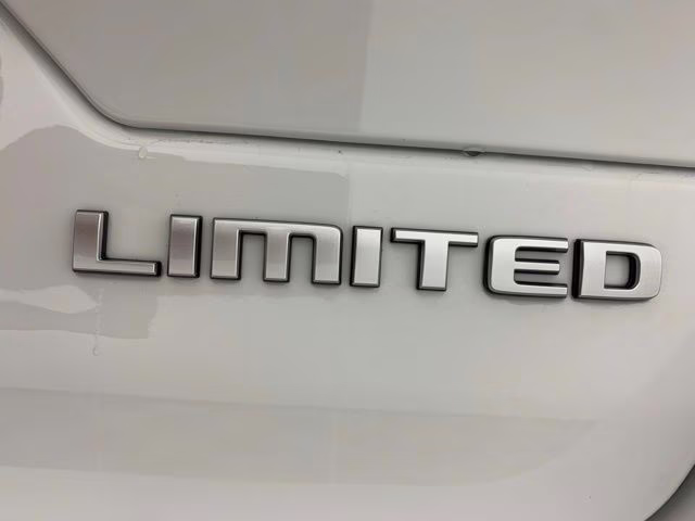 2026 Bright White Clearcoat Jeep Grand Cherokee Limited 4X4 SUV