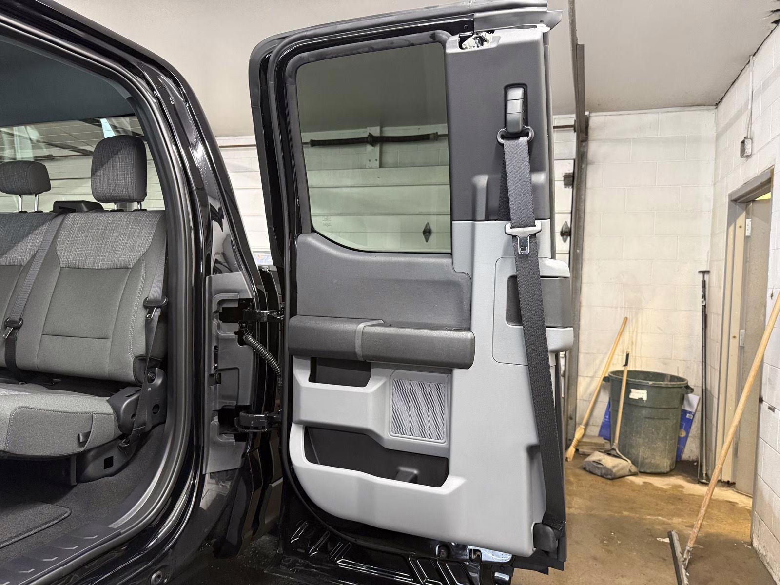 2026 Agate Black Metallic Ford Super Duty F-350 SRW XLT 4X4 Truck