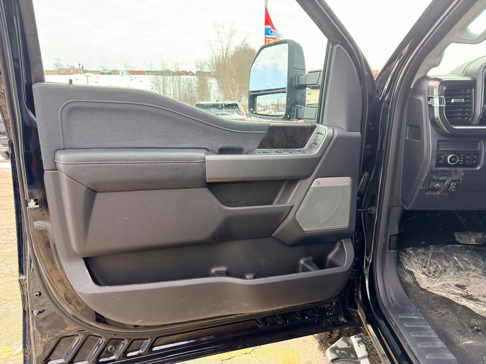 2026 Agate Black Ford Super Duty F-350 SRW Lariat 4X4 Truck