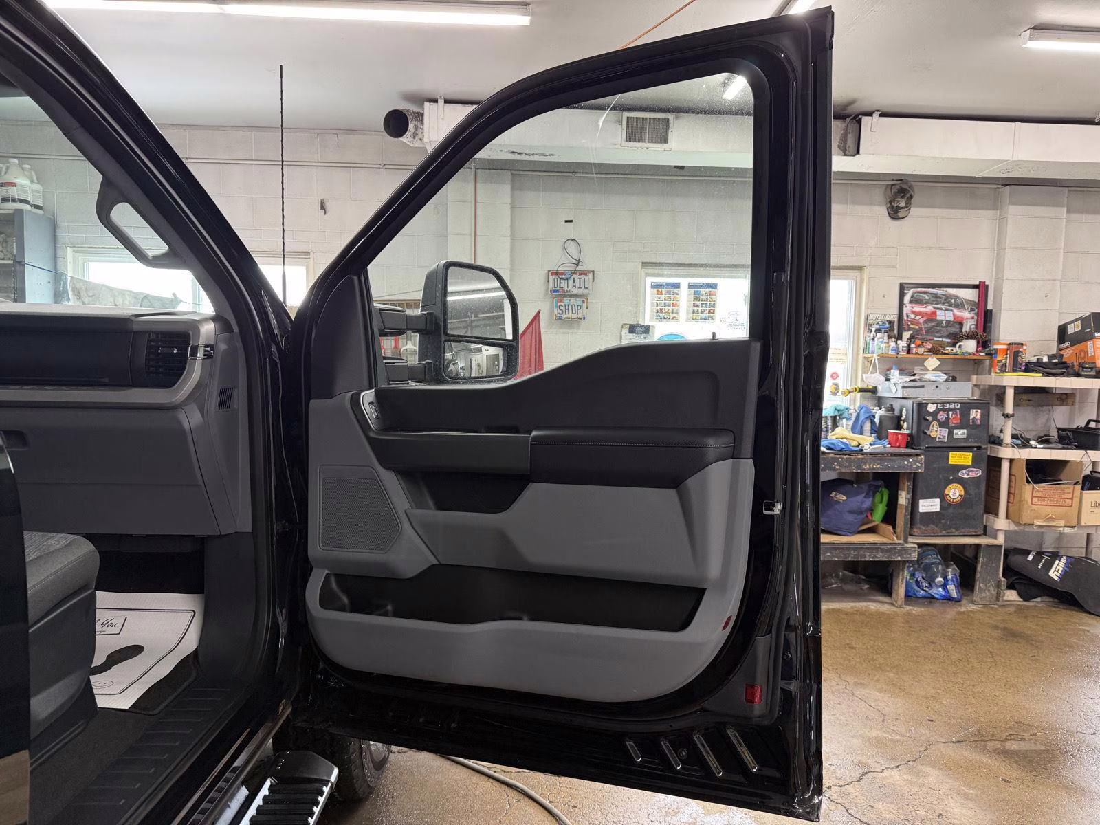 2026 Agate Black Metallic Ford Super Duty F-350 SRW XLT 4X4 Truck