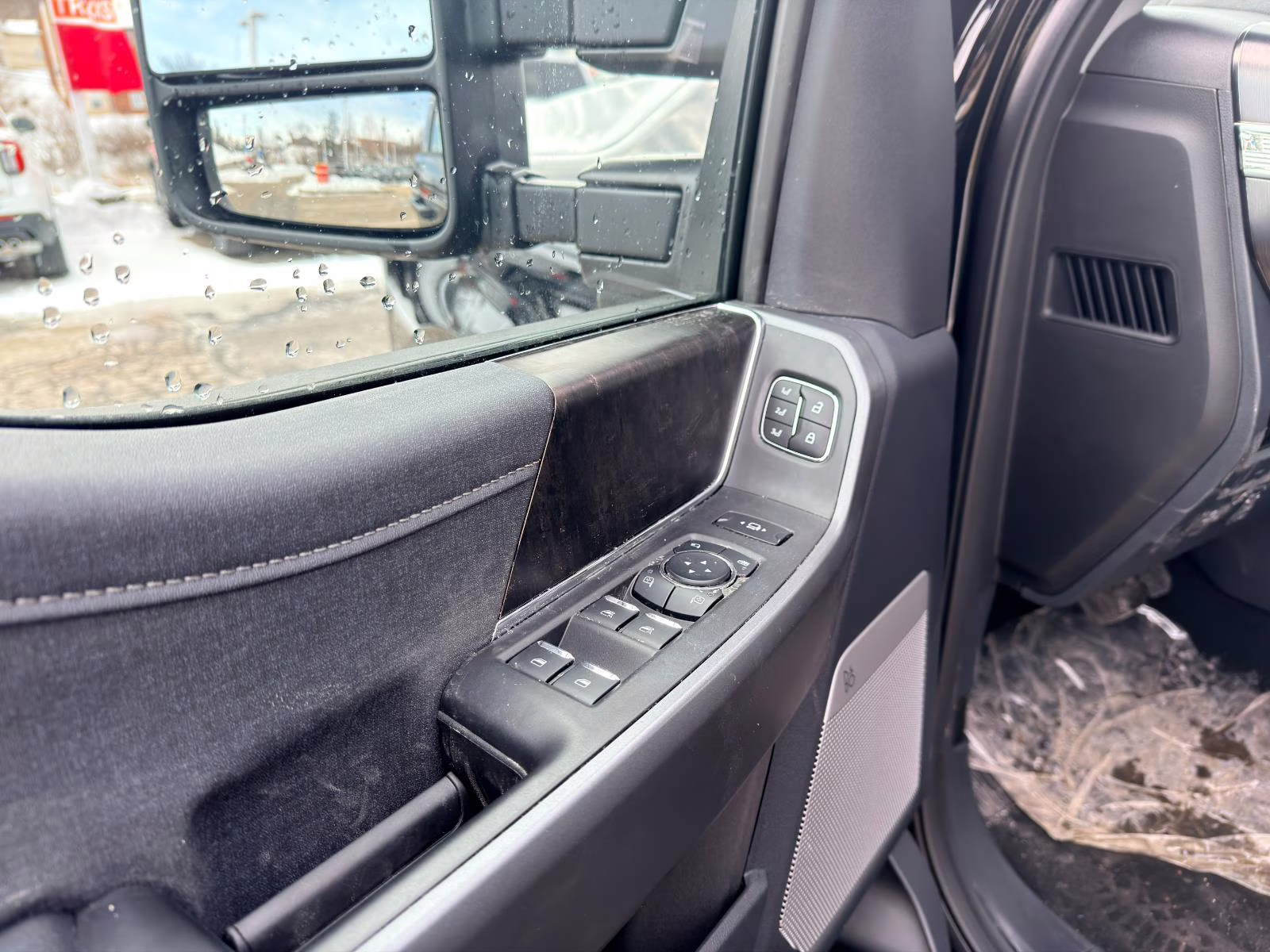 2026 Agate Black Ford Super Duty F-350 SRW Lariat 4X4 Truck