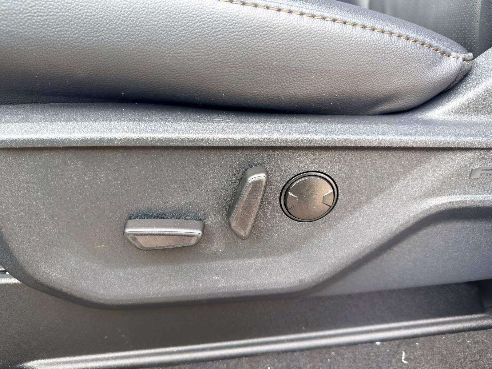 2026 Agate Black Ford Super Duty F-350 SRW Lariat 4X4 Truck