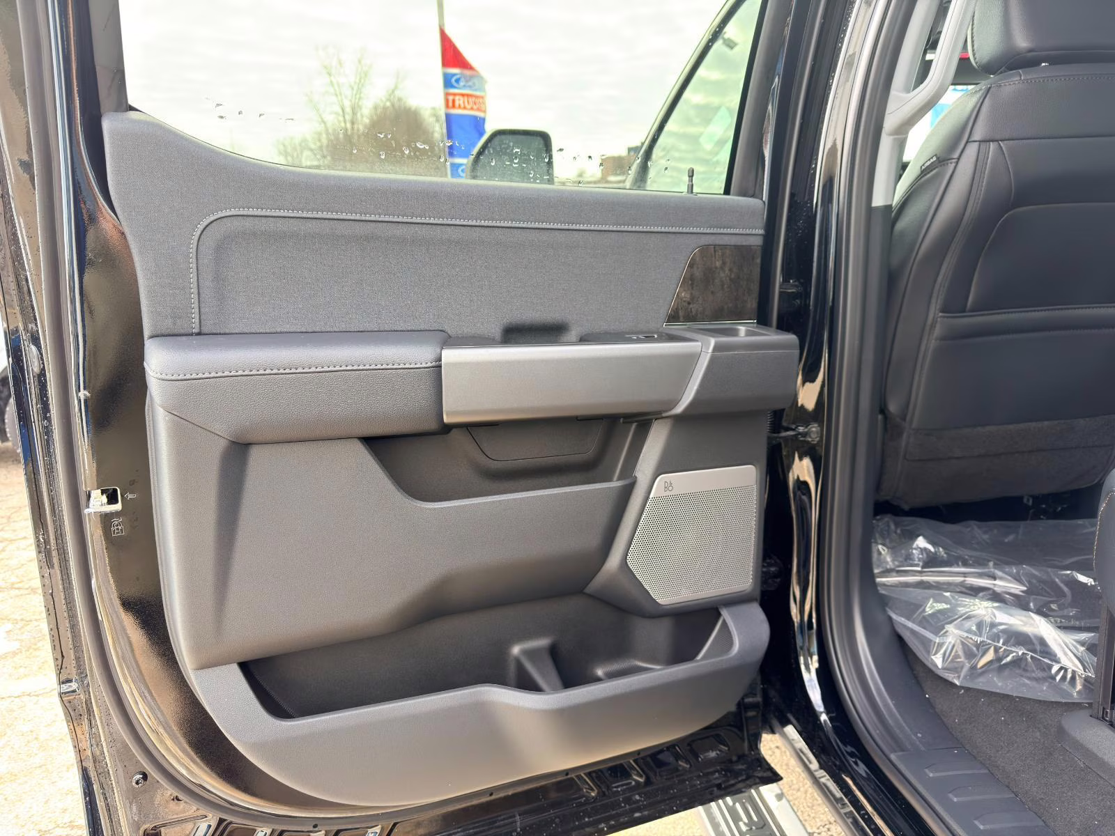 2026 Agate Black Ford Super Duty F-350 SRW Lariat 4X4 Truck