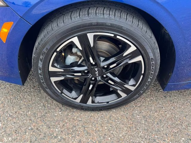 2024 Sapphire Blue Kia K5 GT-Line FWD Sedan