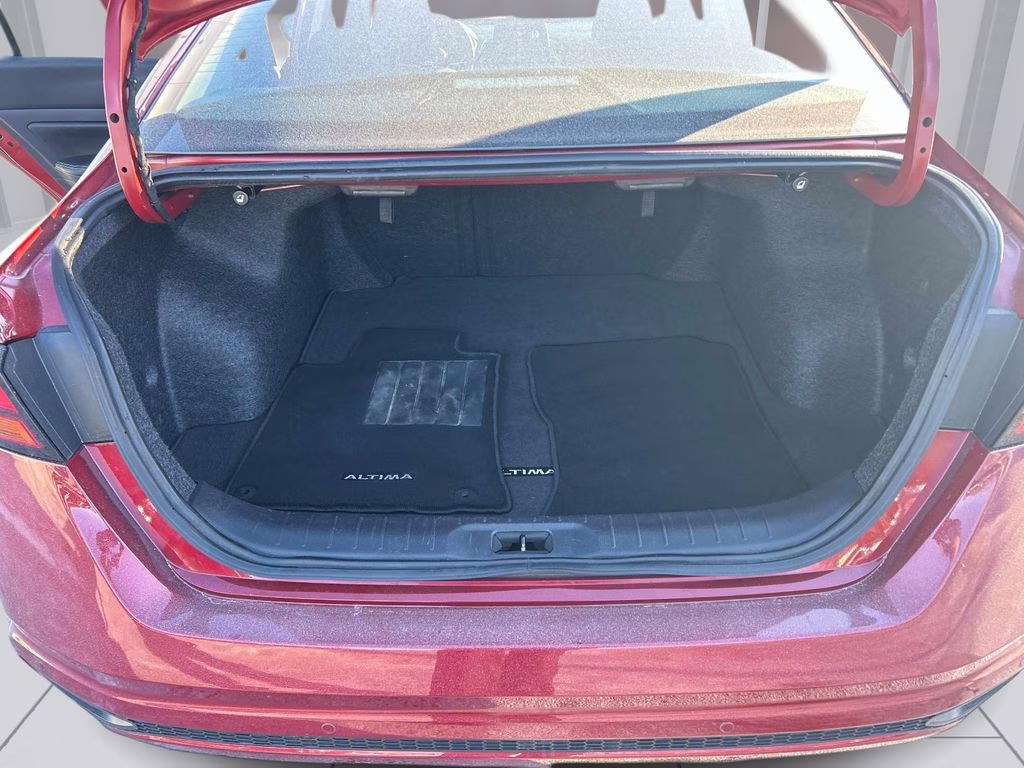 2024 Scarlet Ember Nissan Altima 2.5 SV FWD Sedan