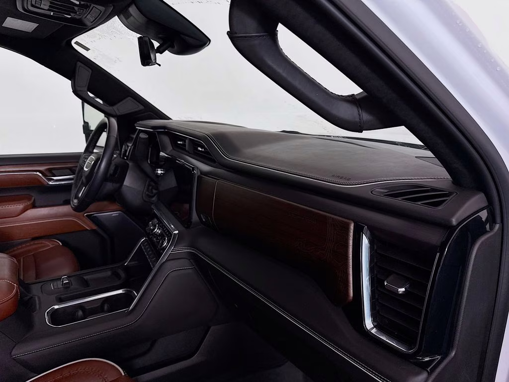 2024 White Frost Tricoat GMC Sierra 2500HD Denali Ultimate 4X4 Truck