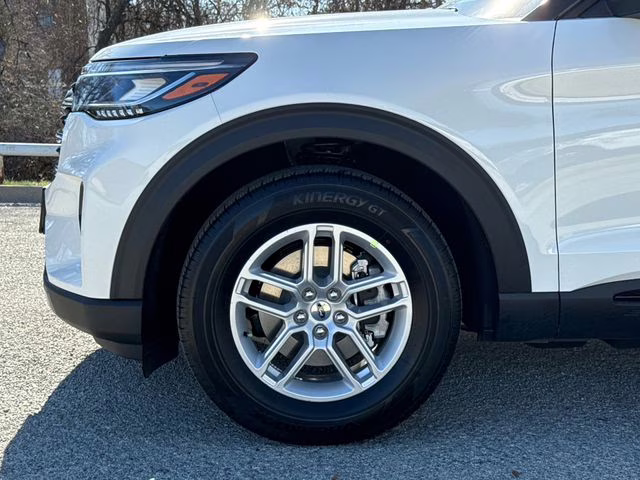 2026 White Ford Explorer Active RWD SUV