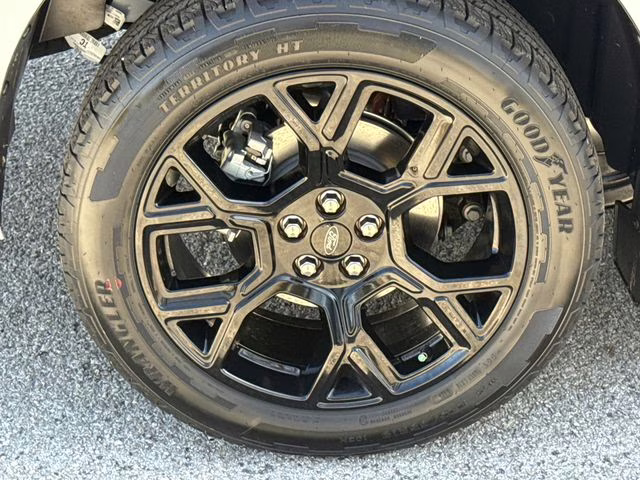 2026 White Ford Maverick Lobo Standard AWD Truck