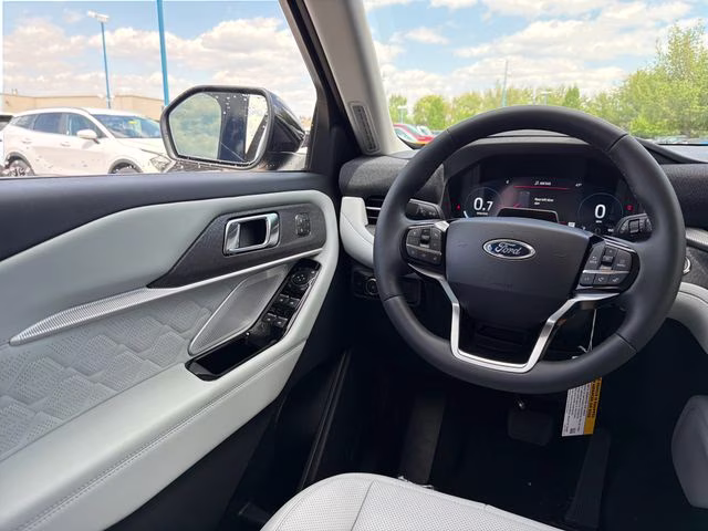 2026 Agate Black Metallic Ford Explorer Platinum 4X4 SUV