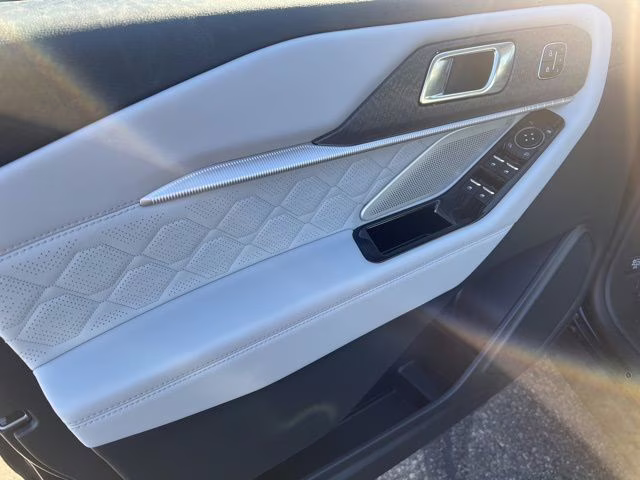 2026 Agate Black Metallic Ford Explorer Platinum 4X4 SUV