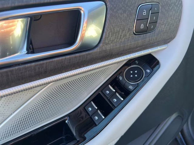 2026 Agate Black Metallic Ford Explorer Platinum 4X4 SUV