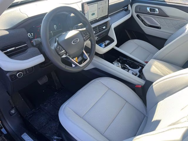 2026 Agate Black Metallic Ford Explorer Platinum 4X4 SUV