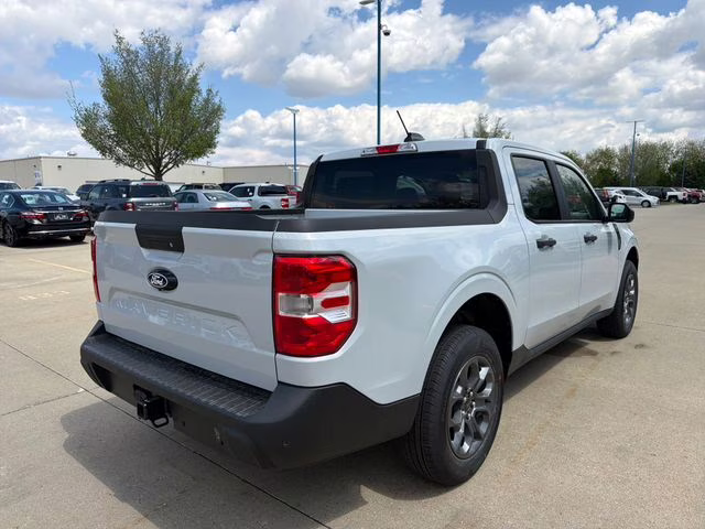 2026 Space White Metallic Ford Maverick XLT AWD Truck