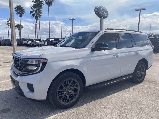 2026 Space Silver Metallic Ford Expedition Platinum 4X4 SUV