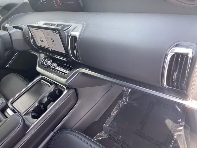 2026 Space Silver Metallic Ford Expedition Platinum 4X4 SUV