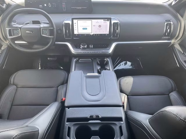 2026 Space Silver Metallic Ford Expedition Platinum 4X4 SUV