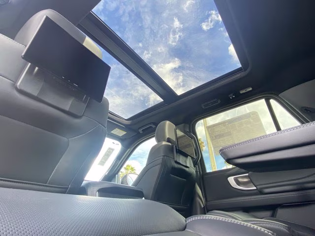 2026 Space Silver Metallic Ford Expedition Platinum 4X4 SUV