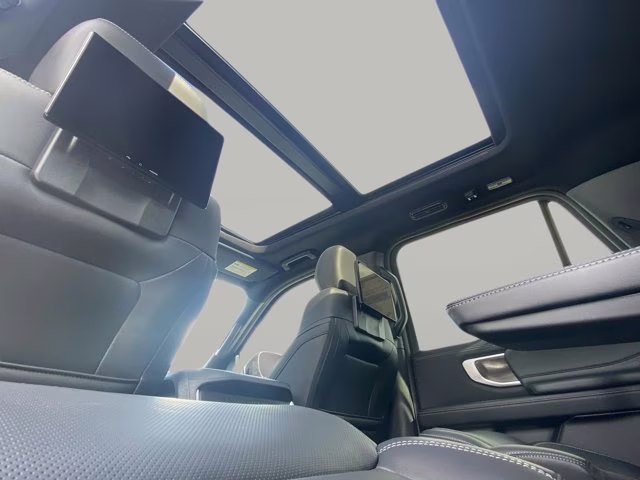 2026 Space Silver Metallic Ford Expedition Platinum 4X4 SUV