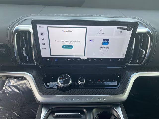 2026 Space Silver Metallic Ford Expedition Platinum 4X4 SUV