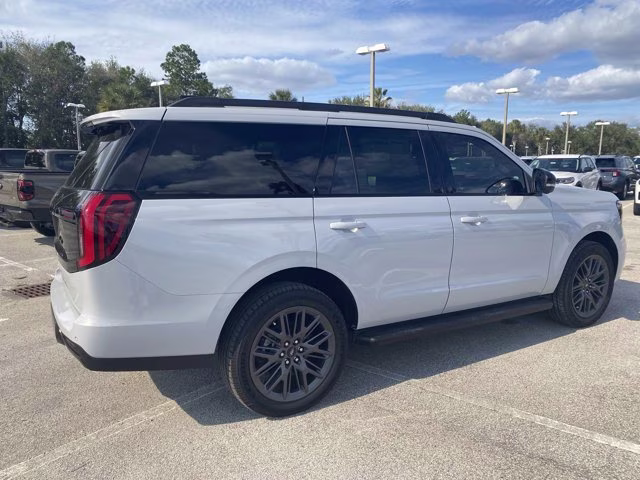 2026 Space Silver Metallic Ford Expedition Platinum 4X4 SUV
