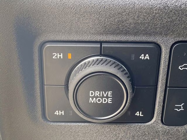 2026 Space Silver Metallic Ford Expedition Platinum 4X4 SUV