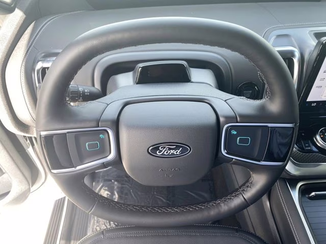 2026 Space Silver Metallic Ford Expedition Platinum 4X4 SUV