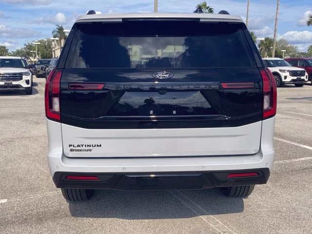 2026 Space Silver Metallic Ford Expedition Platinum 4X4 SUV