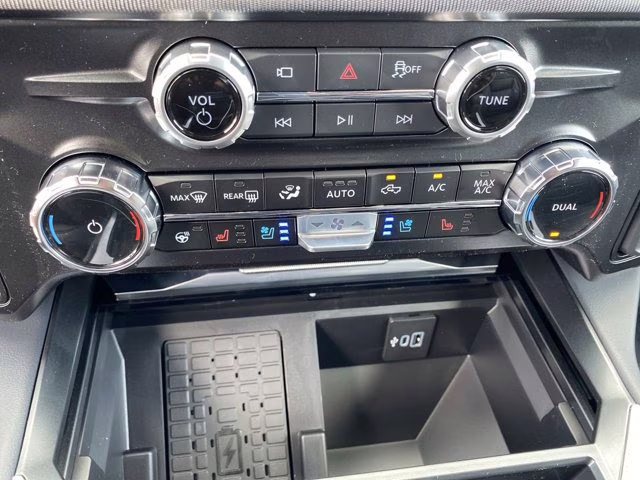 2026 Agate Black Metallic Ford Super Duty F-350 SRW Platinum 4X4 Truck