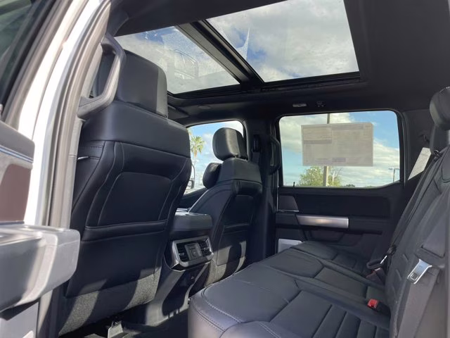 2026 Star White Metallic Tri-Coat Ford Super Duty F-350 SRW Platinum 4X4 Truck