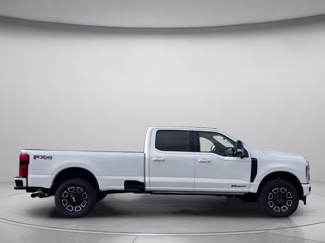 2026 Star White Metallic Tri-Coat Ford Super Duty F-350 SRW Platinum 4X4 Truck