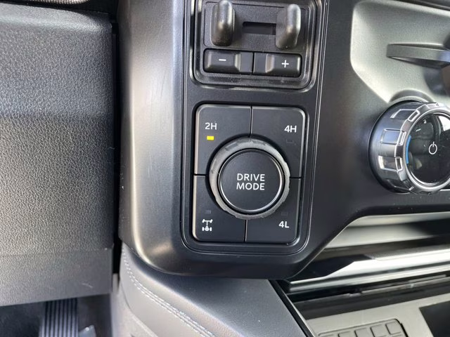 2026 Star White Metallic Tri-Coat Ford Super Duty F-350 SRW Platinum 4X4 Truck