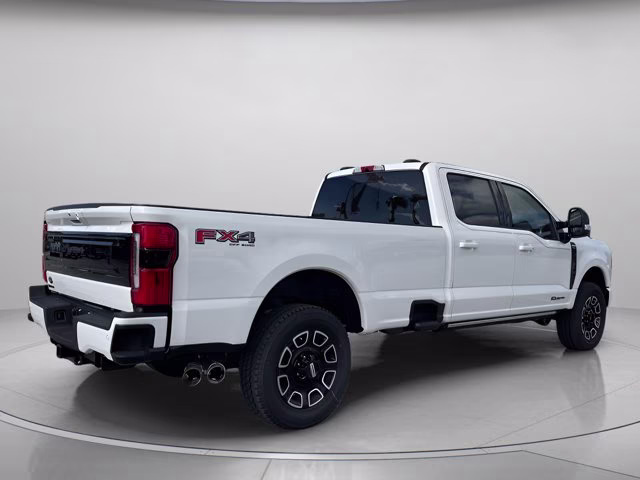 2026 Star White Metallic Tri-Coat Ford Super Duty F-350 SRW Platinum 4X4 Truck
