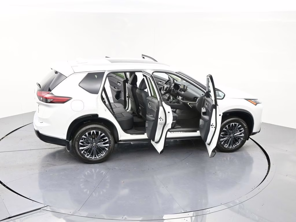 2026 Everest White Pearl Tricoat Nissan Rogue Platinum AWD SUV