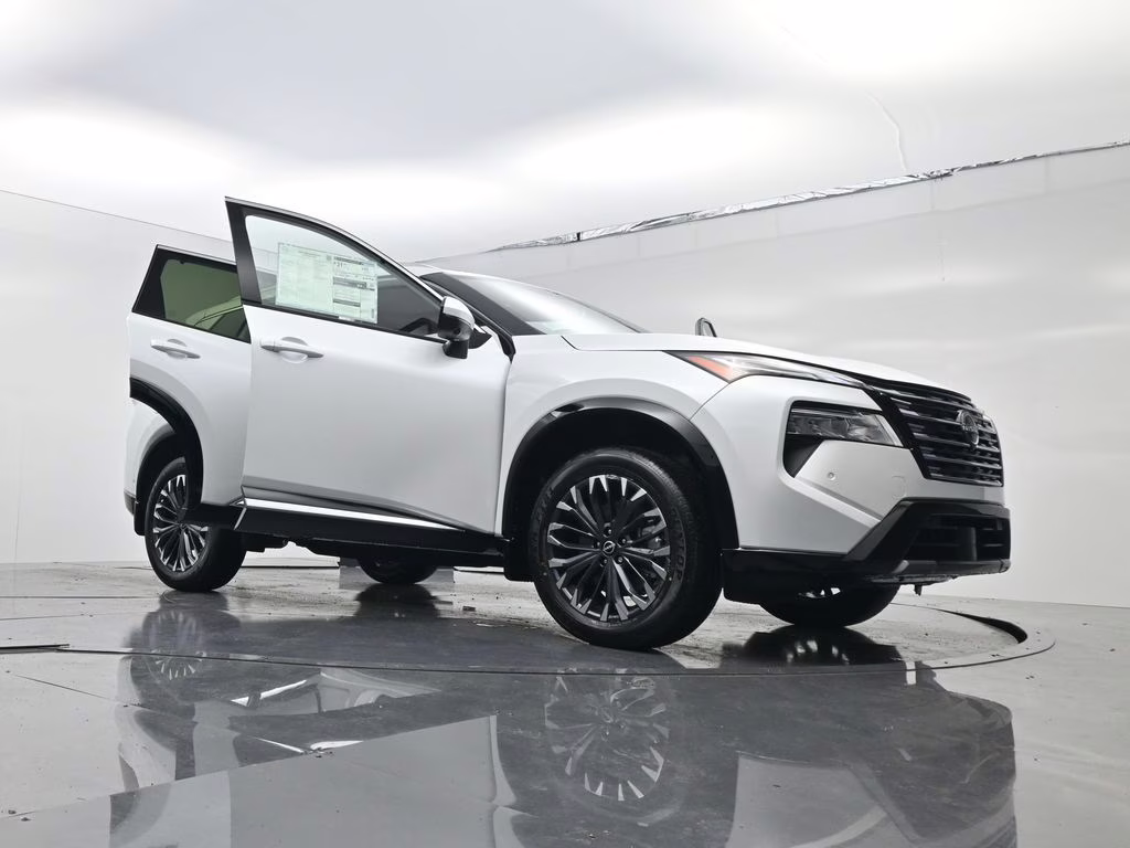 2026 Everest White Pearl Tricoat Nissan Rogue Platinum AWD SUV