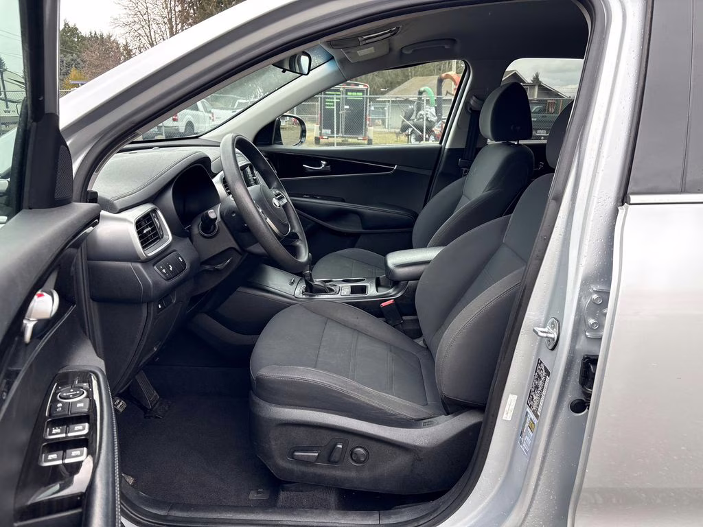 2019 Sparkling Silver Kia Sorento LX AWD SUV