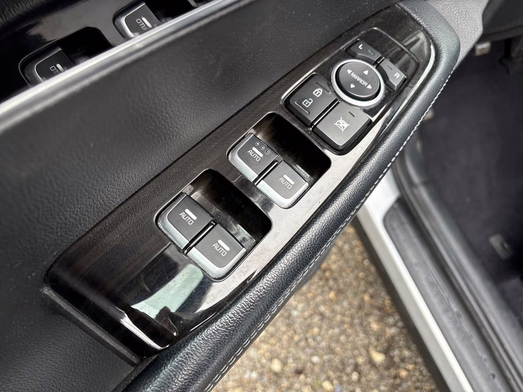 2019 Sparkling Silver Kia Sorento LX AWD SUV