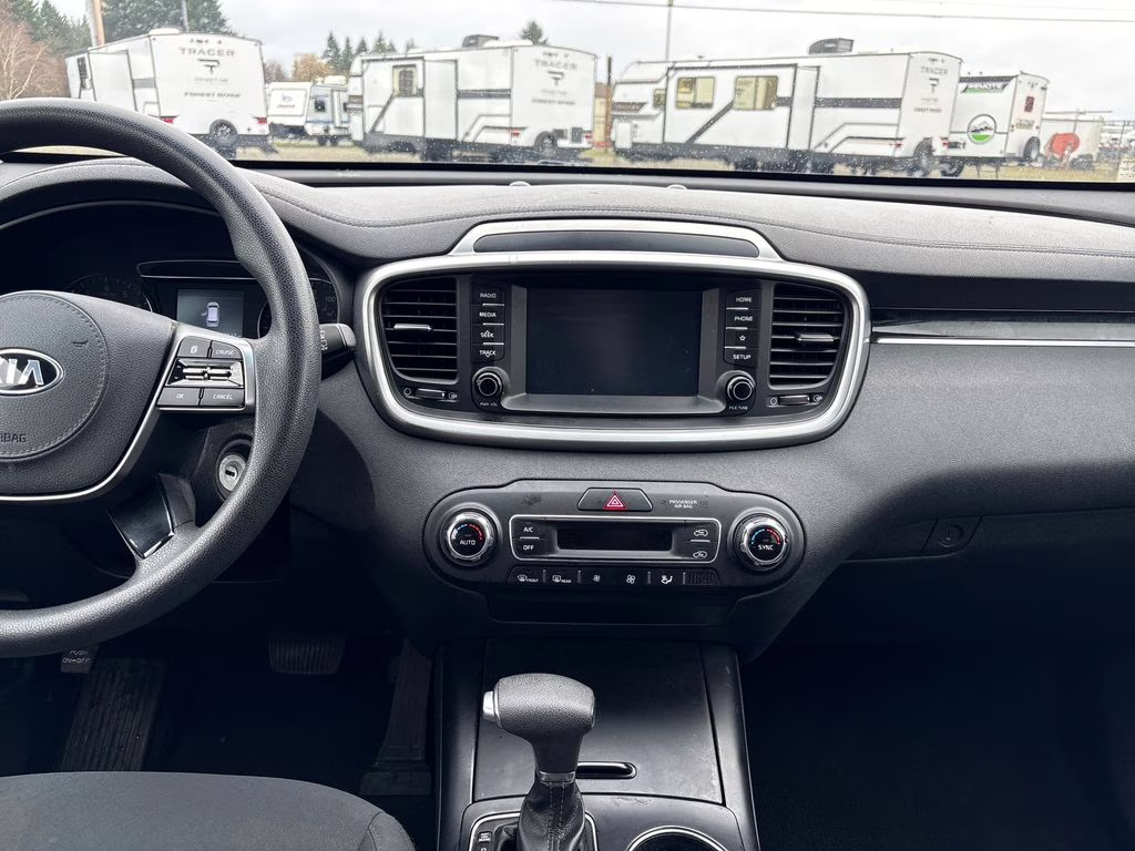 2019 Sparkling Silver Kia Sorento LX AWD SUV