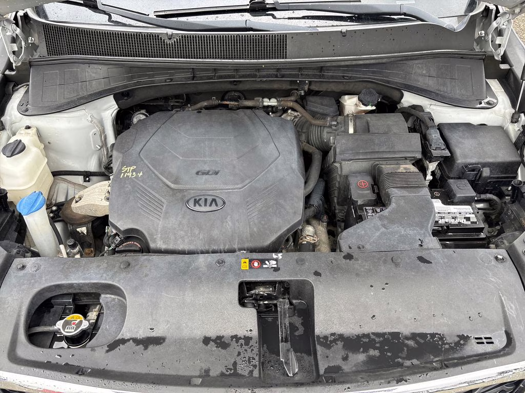 2019 Sparkling Silver Kia Sorento LX AWD SUV