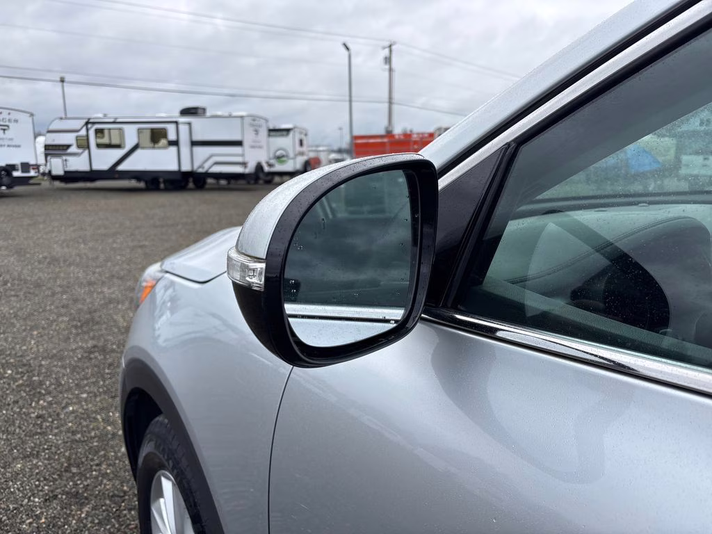 2019 Sparkling Silver Kia Sorento LX AWD SUV