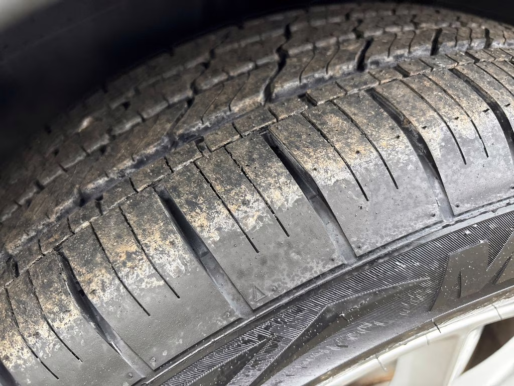 2019 Sparkling Silver Kia Sorento LX AWD SUV