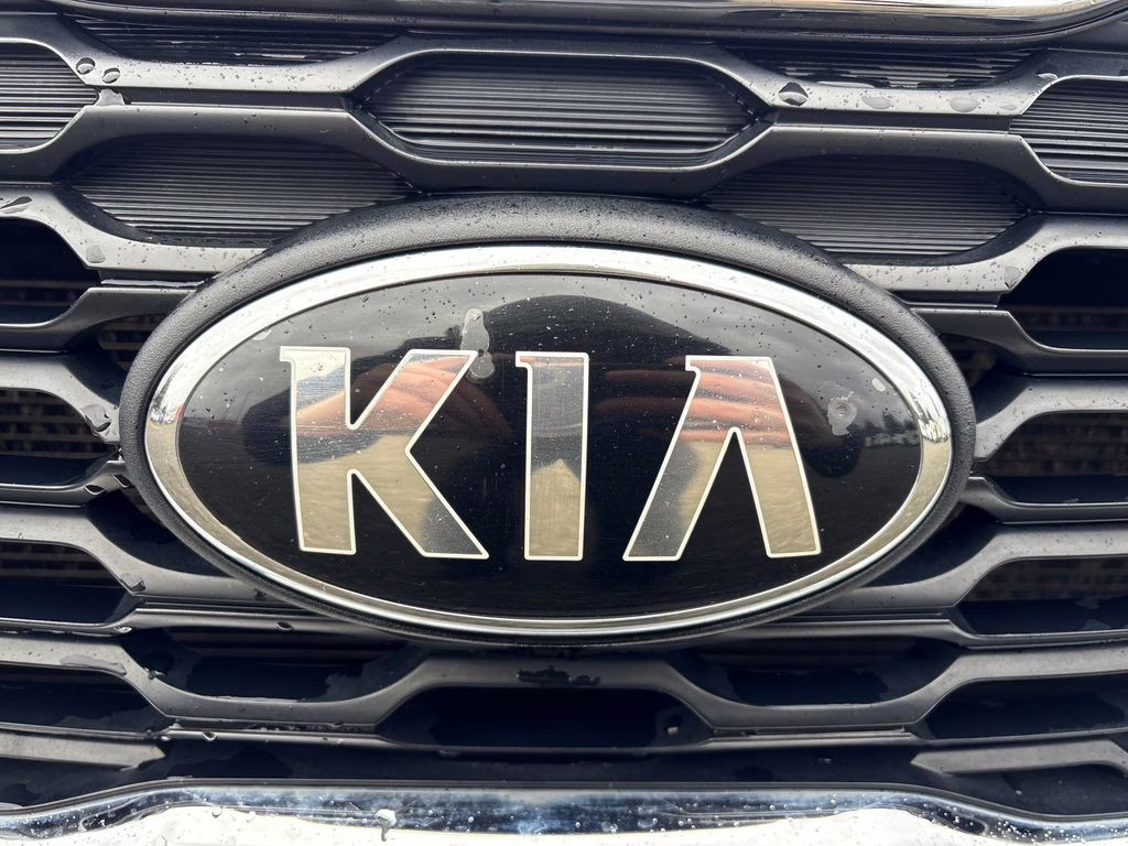 2019 Sparkling Silver Kia Sorento LX AWD SUV