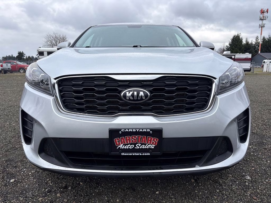 2019 Sparkling Silver Kia Sorento LX AWD SUV