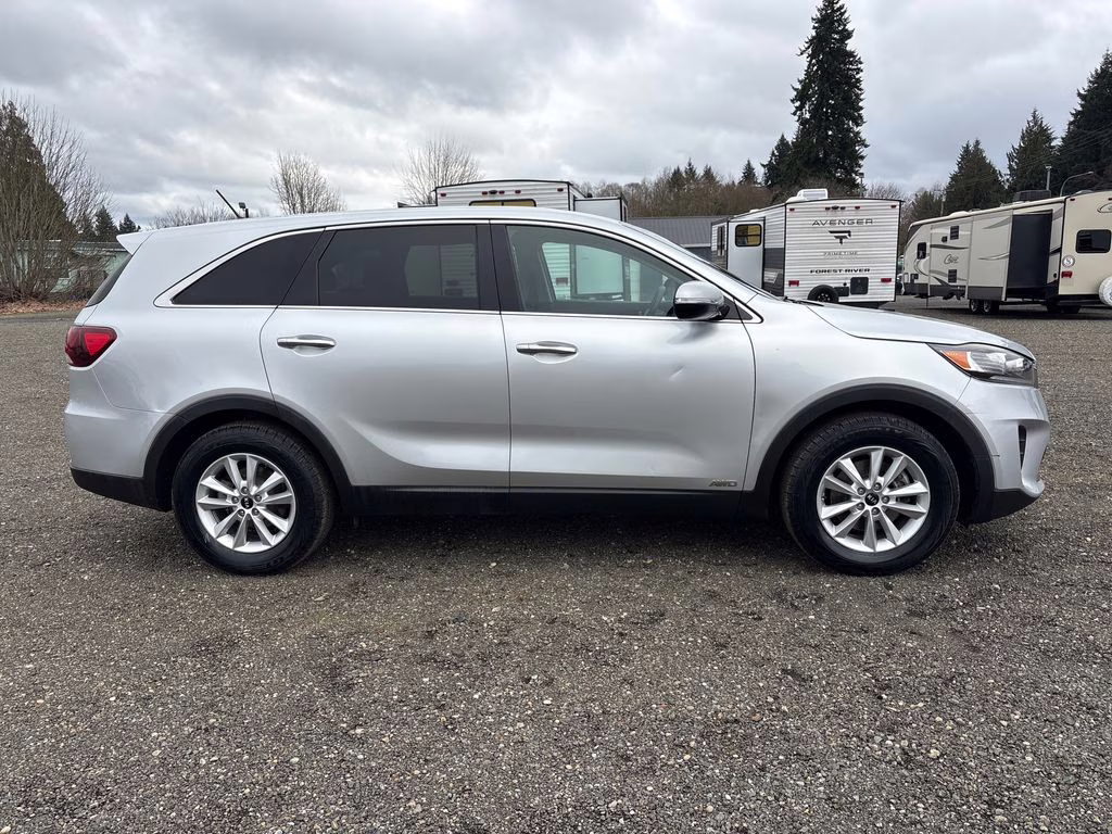 2019 Sparkling Silver Kia Sorento LX AWD SUV