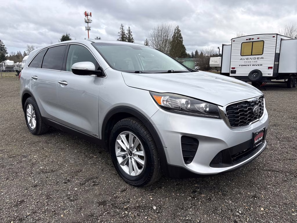 2019 Sparkling Silver Kia Sorento LX AWD SUV