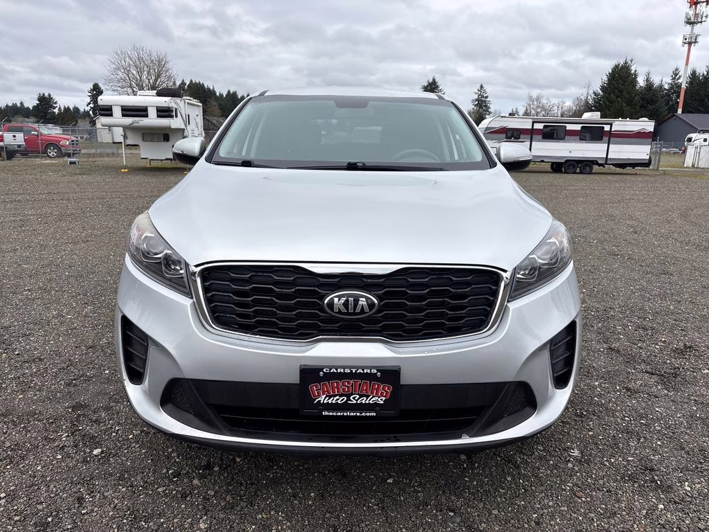 2019 Sparkling Silver Kia Sorento LX AWD SUV
